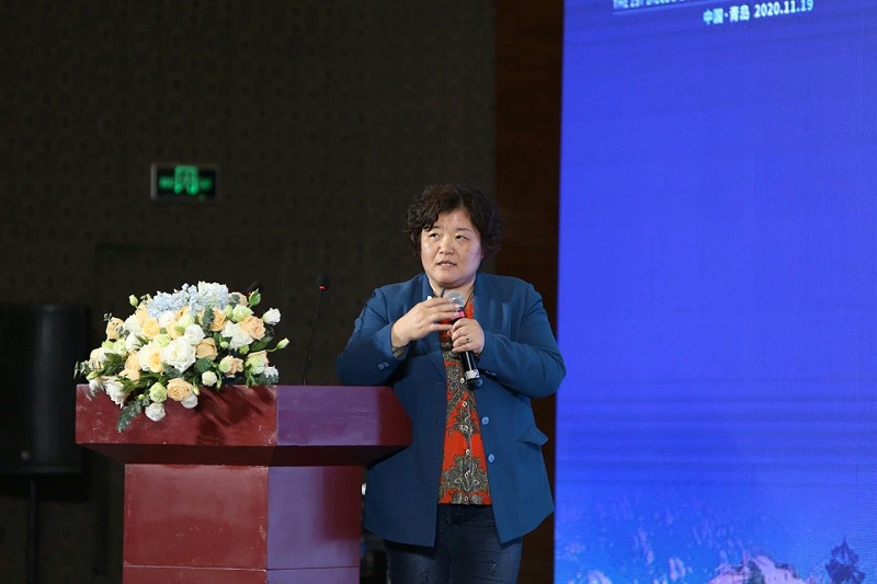 華東理工大學(xué)生物工程學(xué)院、華東理工大學(xué)青島創(chuàng)新研究院莊英萍院長作《大數(shù)據(jù)與代謝模型驅(qū)動的發(fā)酵優(yōu)化放大技術(shù)及展望》的主題報告。