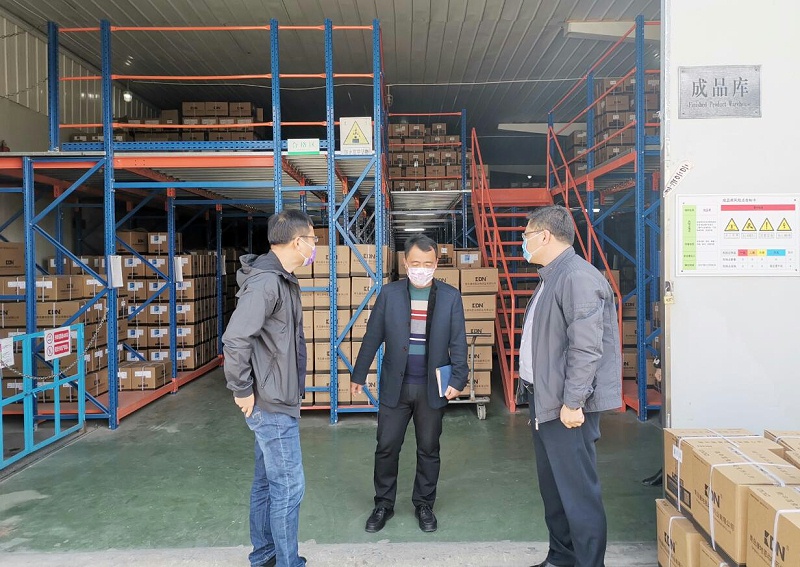 農(nóng)業(yè)農(nóng)村局孫學(xué)誠副局長走訪青島康地恩動物藥業(yè)